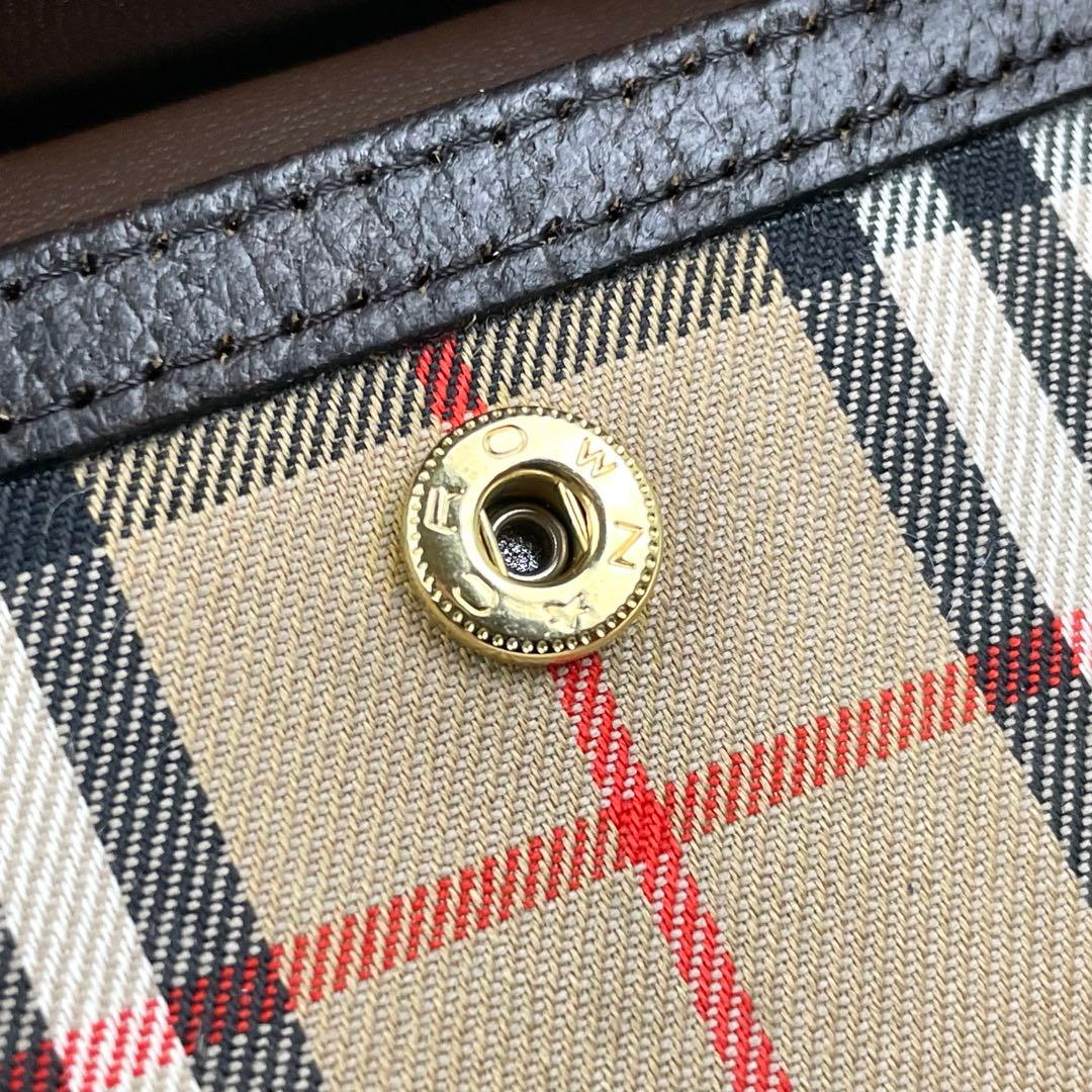 美品⭐️バーバリー ノバチェック シャドー ホースロゴ クラッチバッグ ポーチ金