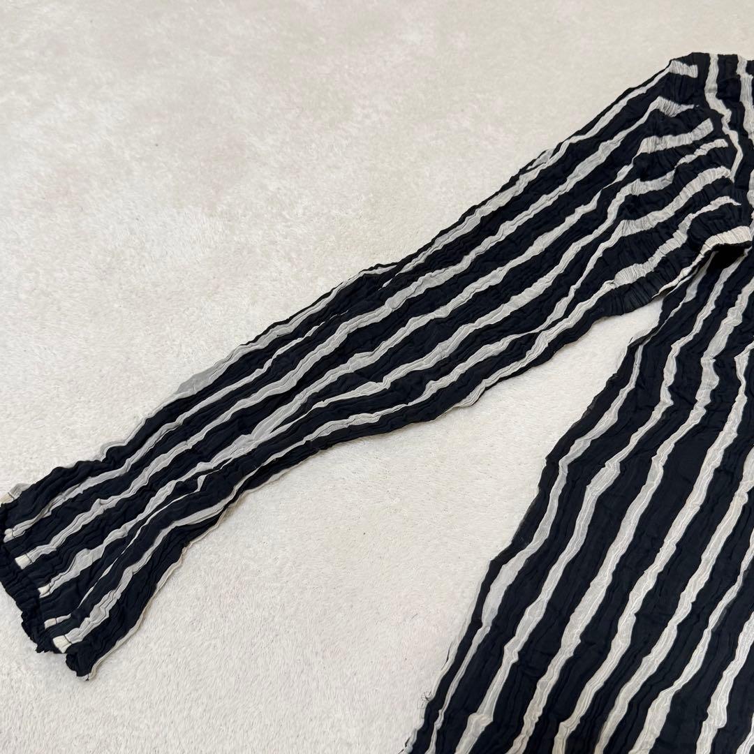 ISSEY MIYAKE プリーツ　バイカラー　ストライプ　ブラック　ホワイト