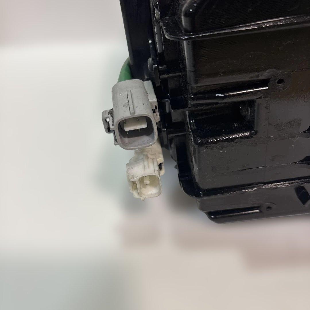 NO.36 小糸 トラック用4t 10t ノーマルタイプ（運転席側）右R