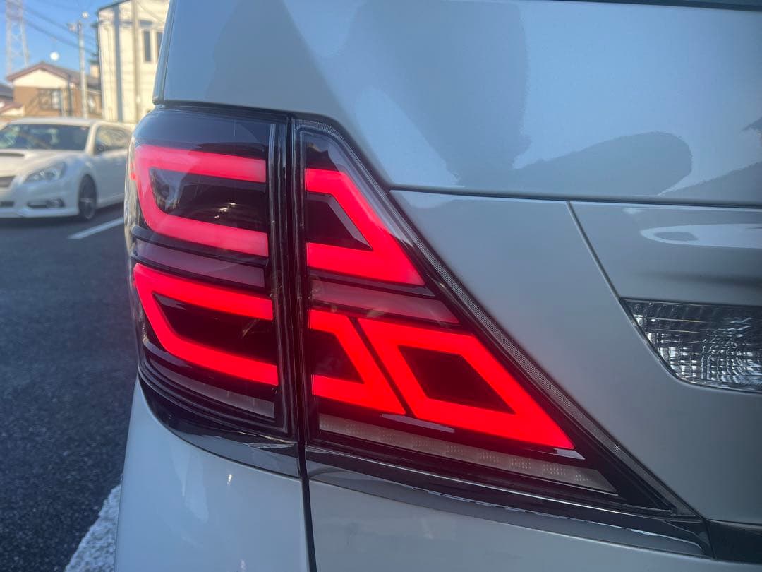 20ヴェルファイア　テールランプ