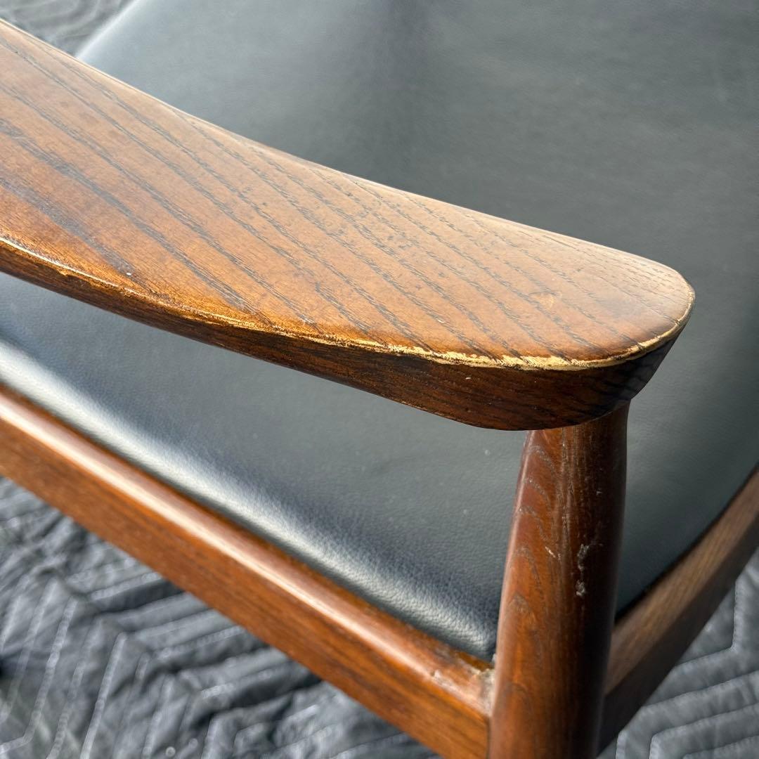 The chair ザ・チェア ハンス・J・ウェグナー リプロダクト　肘掛け