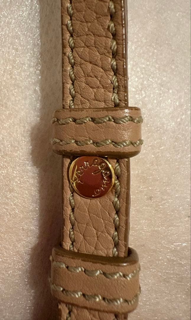 フェラガモ／ガンチーニ／ハンドバッグ／ショルダーバッグ ／キャメル／ベージュ