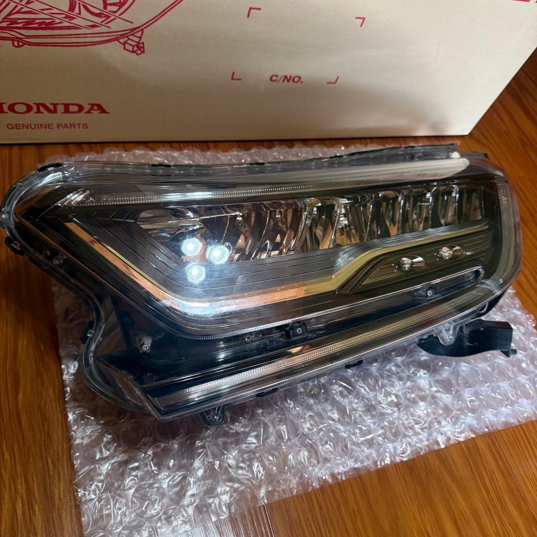 ホンダ　 CR-V 左ヘッドライト