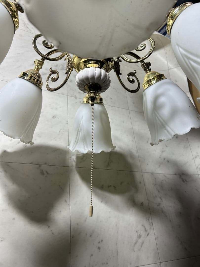 アンティーク・レトロ調のシャンデリア（天井照明）