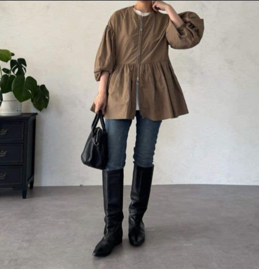 26400円　今季新品　ビアズリー　ペプラム　ギャザー　ジップブルゾン　ベージュ