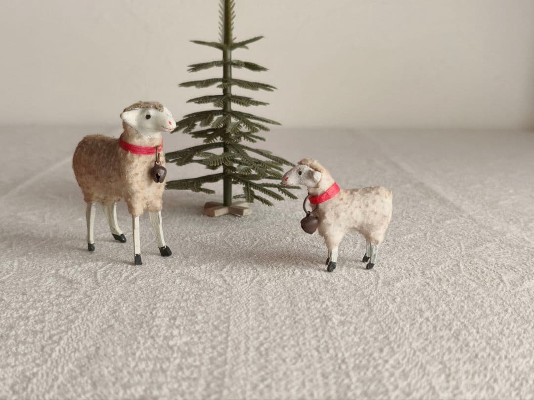 【Daisyさま】antique sheep ✵ *クリスマスの 羊さん (s)