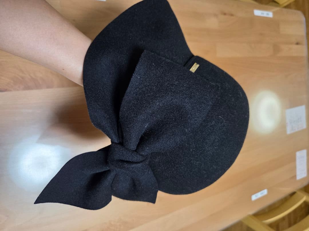 カシラ　ブリュレ　リボン付きブラックウールハット　女優帽