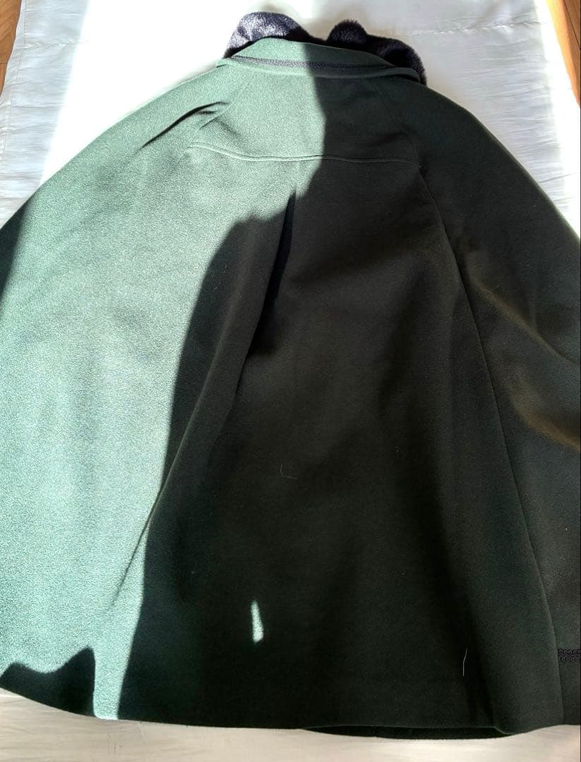 美品　axes femme ファー襟付きケープコート ダークグリーン