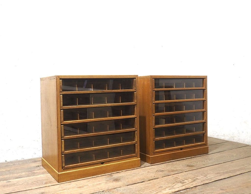 1409 ①レトロなミシン糸のガラスケース　飾り棚　小物入　古家具　ビンテージ