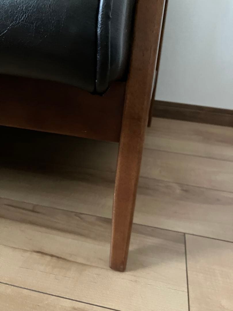 ブラックレザー2人掛けソファ