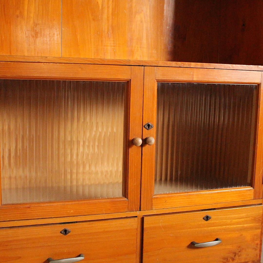 古いモールガラス戸棚　収納棚　小引き出し2杯