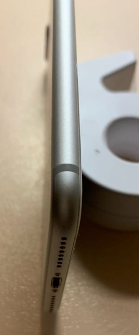 希少　美品　iPhone 7 Plus 128GB（シルバー）