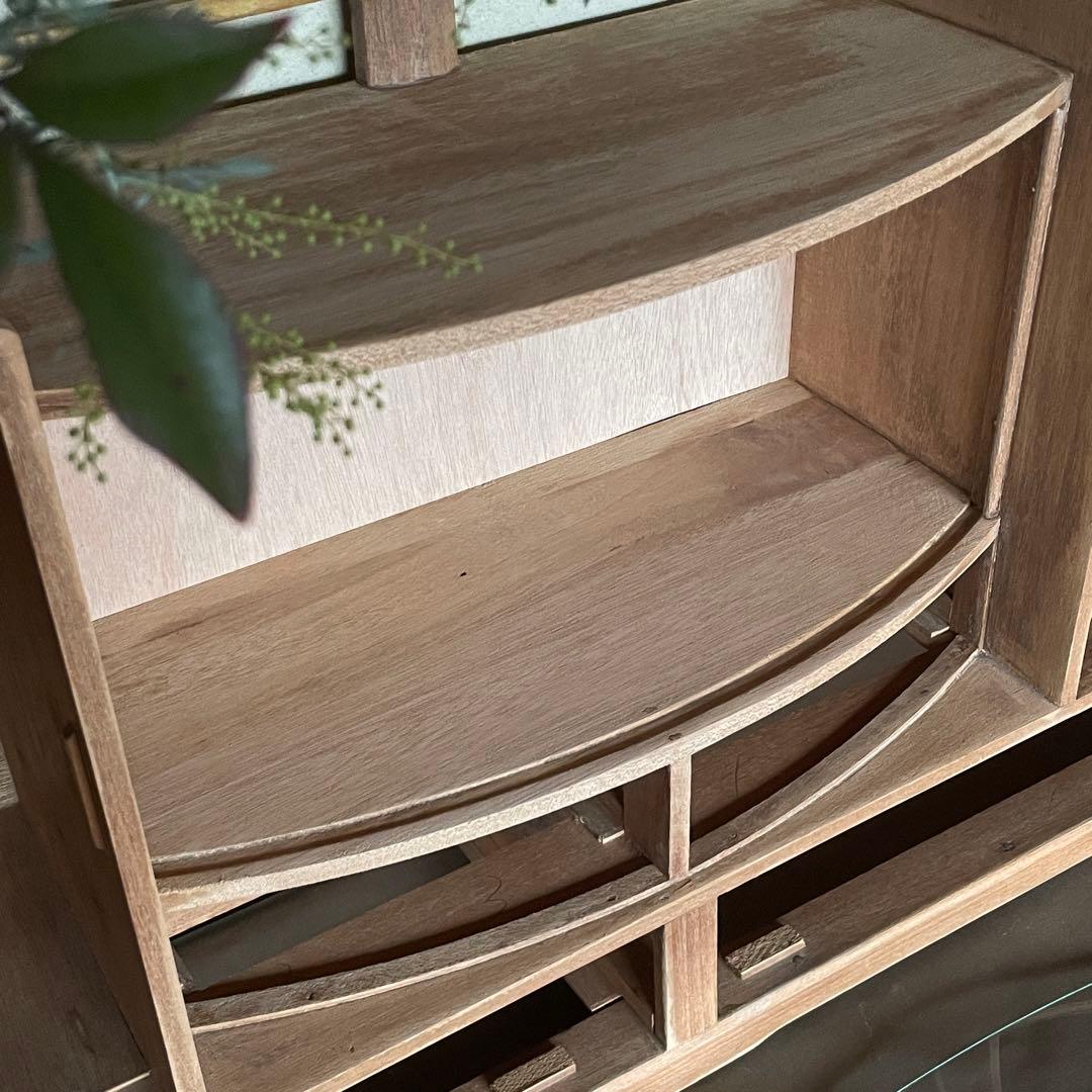 アーチガラスのアンティークキャビネット