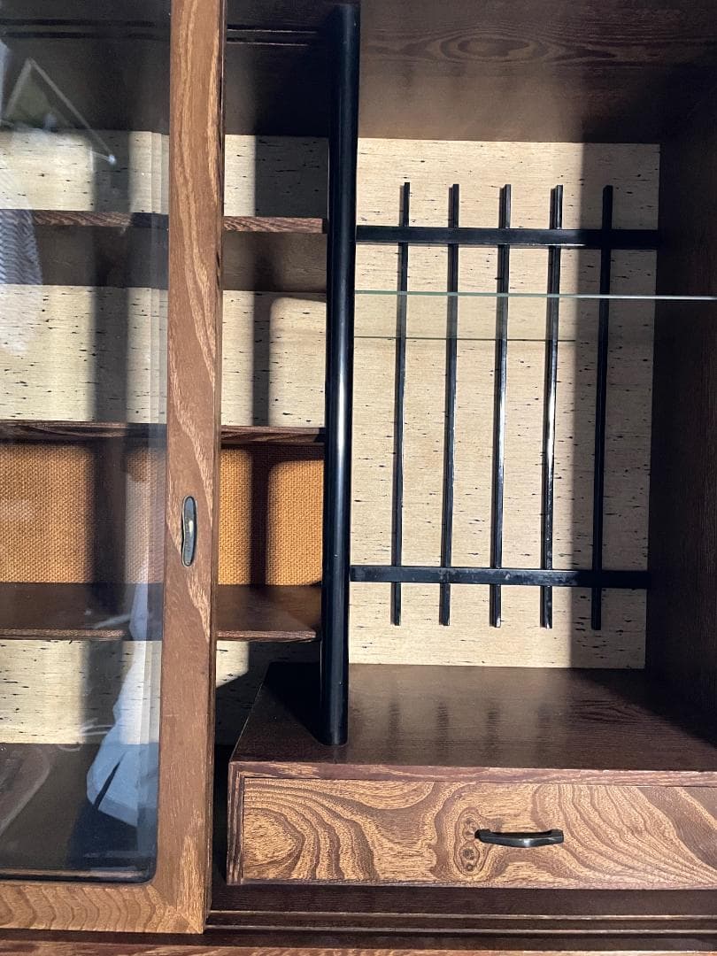 【昭和レトロ】 木製食器棚｜幅88cm｜ガラス引き戸付き｜飾り棚／収納棚｜天然木