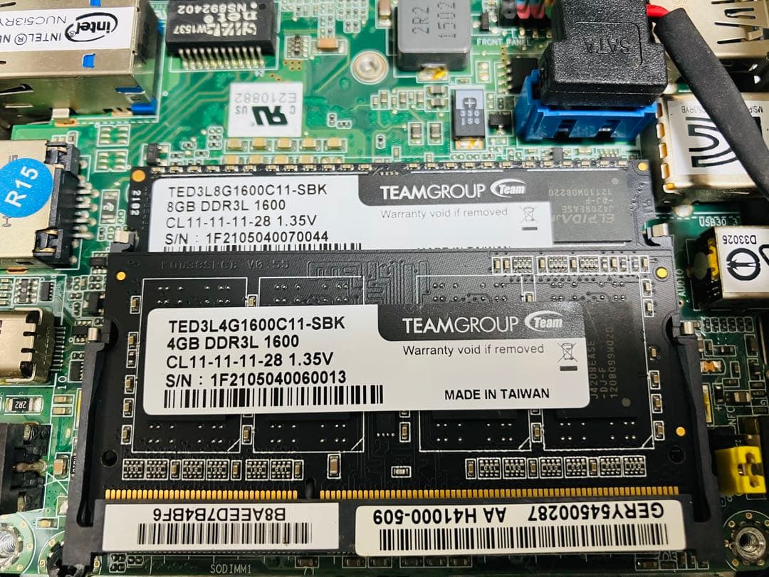 第5世代 インテルNUC キット NUC5i3RYH　変換ケーブル2本セット