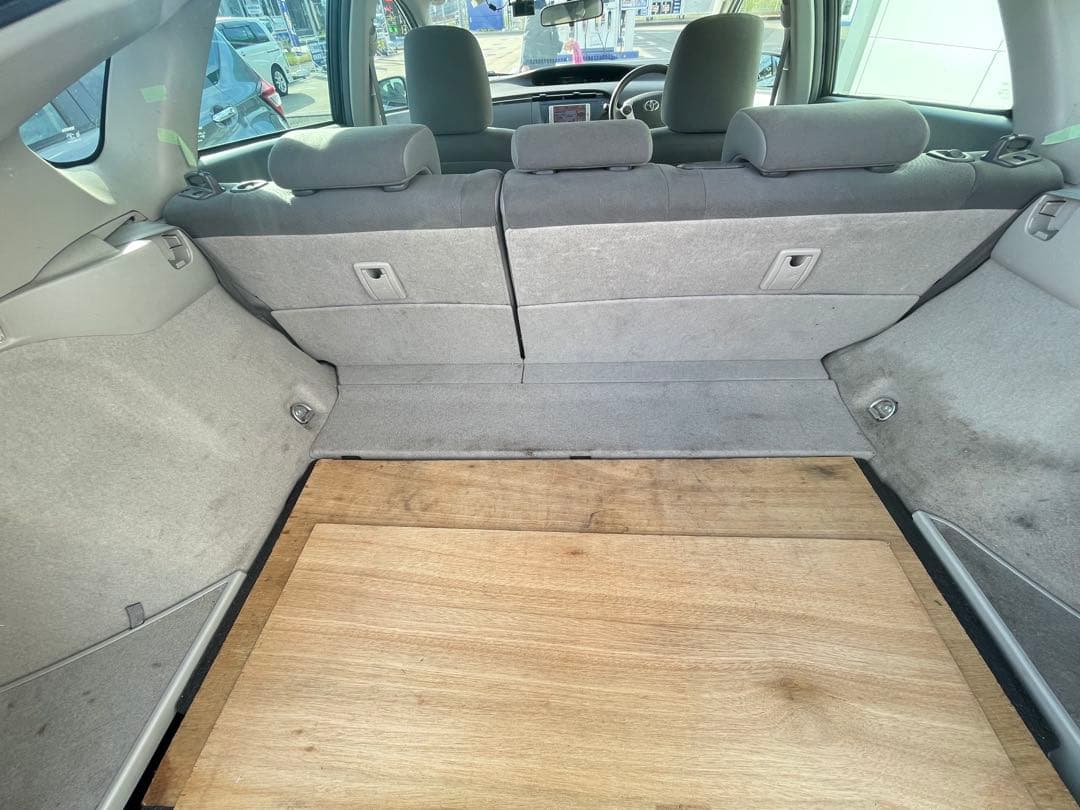 大阪より個人出品プリウス車検令和9年3月迄！ハイブリッド