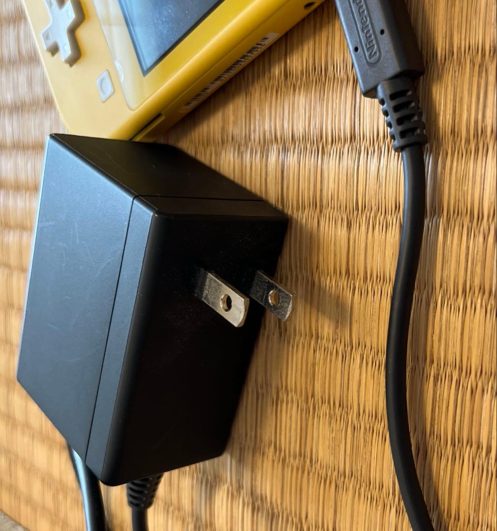 Nintendo Switch Lite イエロー　専用フリップカバー付き