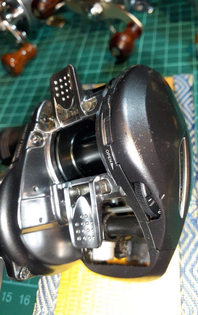 と*も様 【ジャンク】シマノ 15メタニウムDC XG レフトハンドル