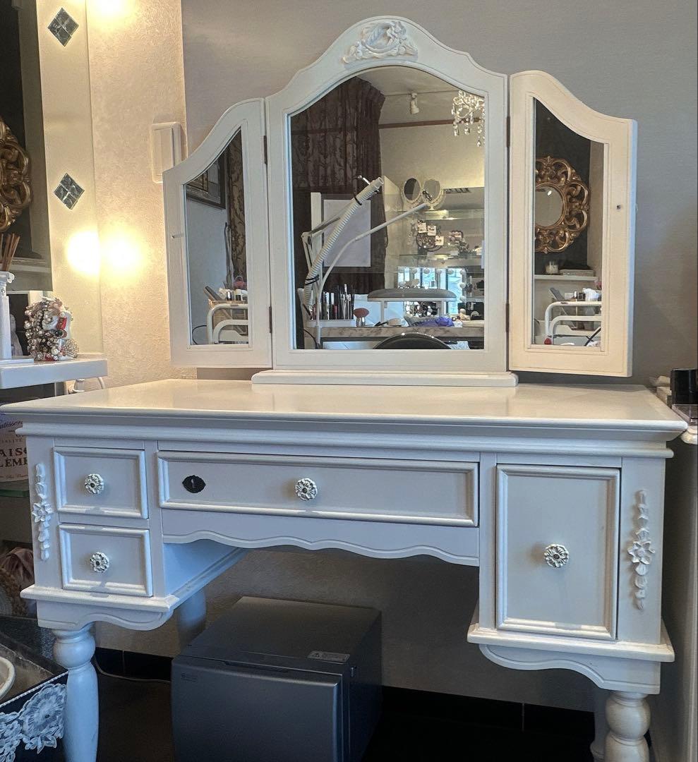 ホワイトクラシックドレッサー三面鏡付き、スツール付