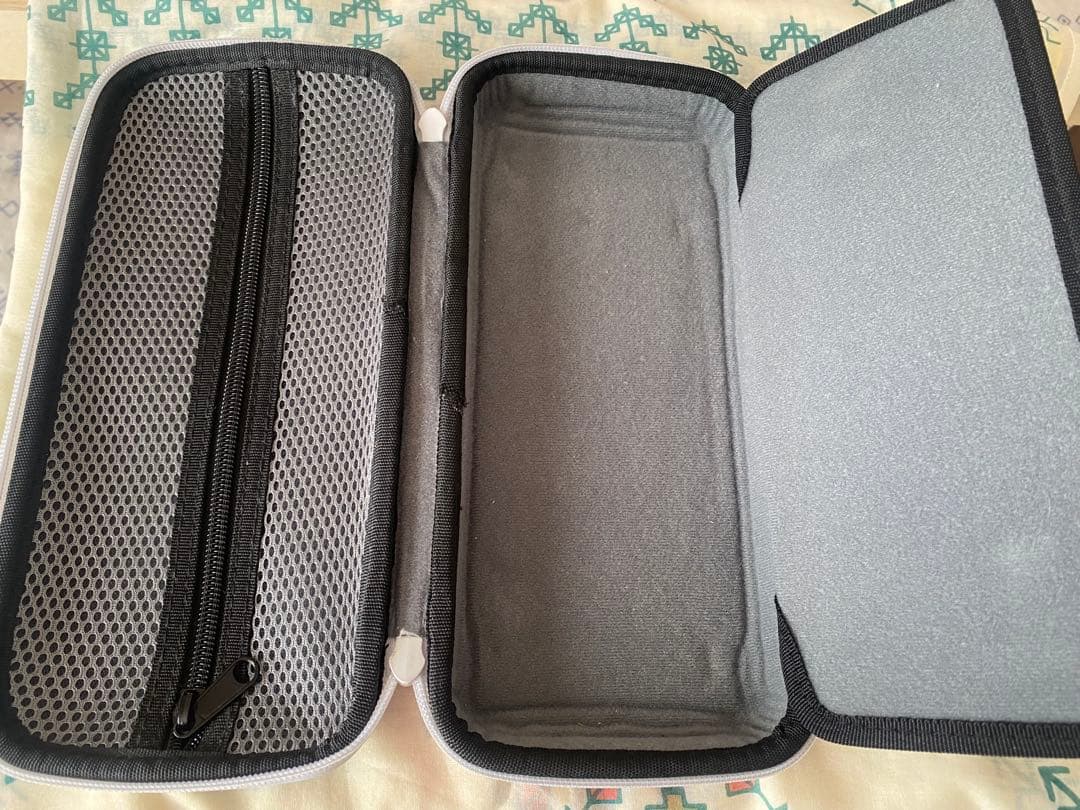 Nintendo Switch Light イエロー 美品 箱付ハードケース付