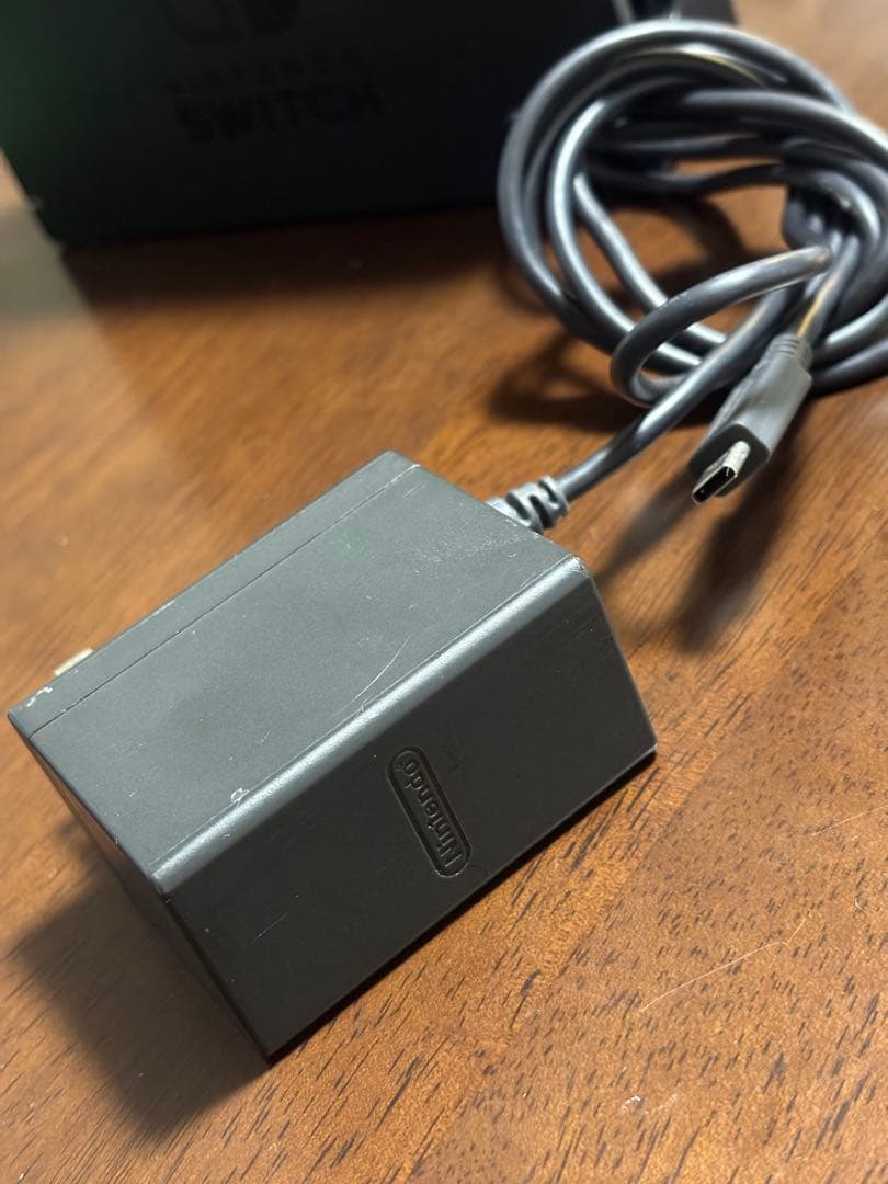 Nintendo Switch 本体 ピンクとグリーンのJoy-Con