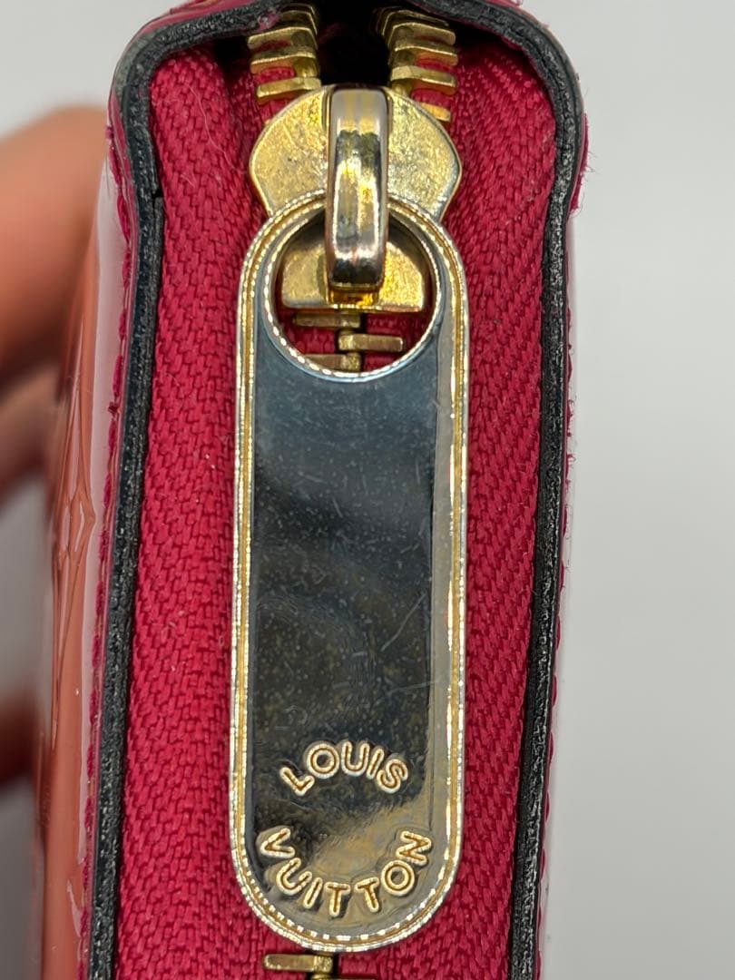 ルイヴィトン モノグラム ヴェルニ ジッピーウォレット ラウンドファスナー