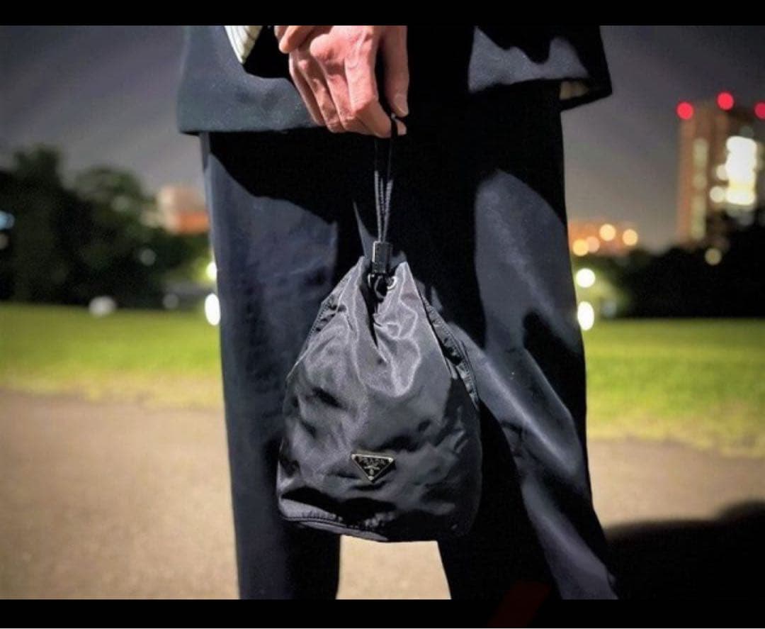 【美品】PRADA プラダ アクセサリーポーチ ブラック ナイロン 巾着