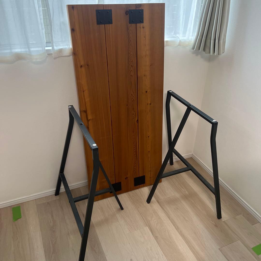 ナチュラルウッドの木製デスク