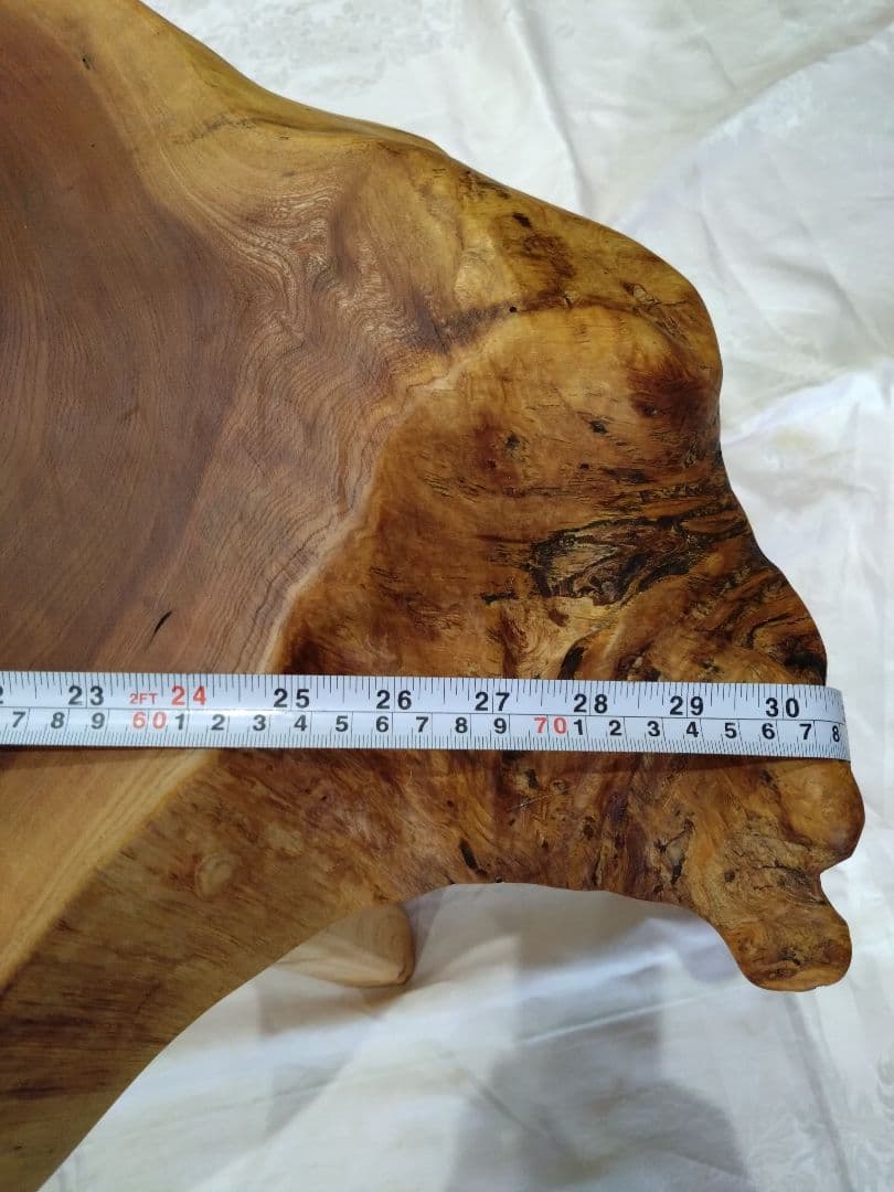 欅の輪切りテーブル㉖　樹齢約150年の欅の一点物　欅の耳付き自然木のローテーブル