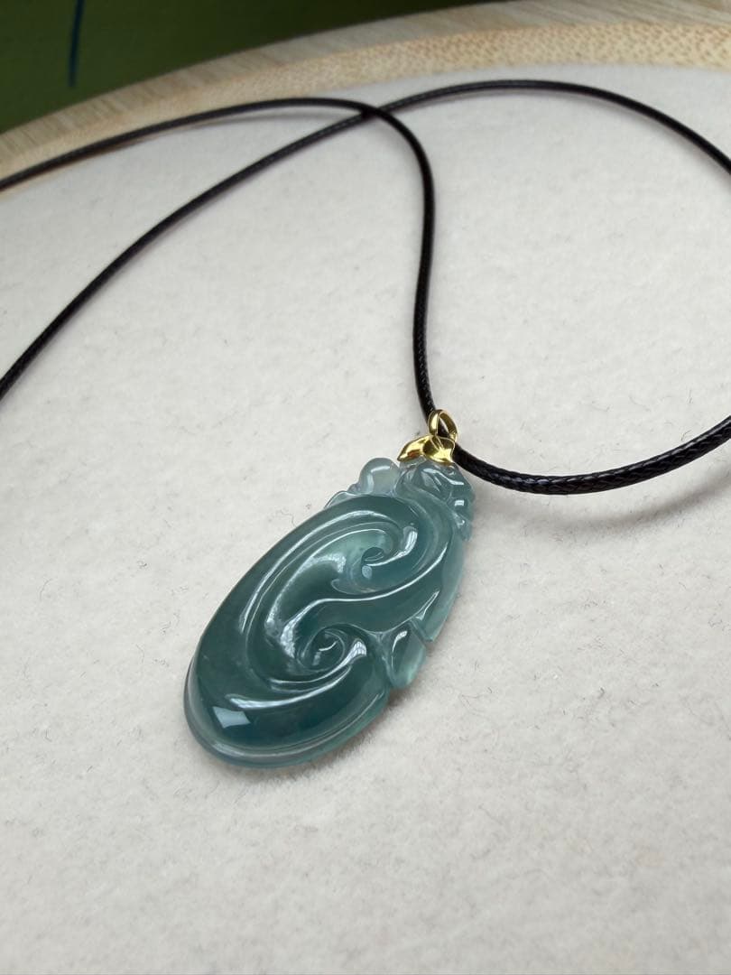 新入荷‼️天然A貨翡翠　クリスタル種、氷藍水翡翠【万事円満】18k如意　鑑定書付き