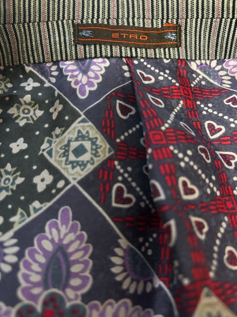 エトロ　スーツ　グレー系ストライプ