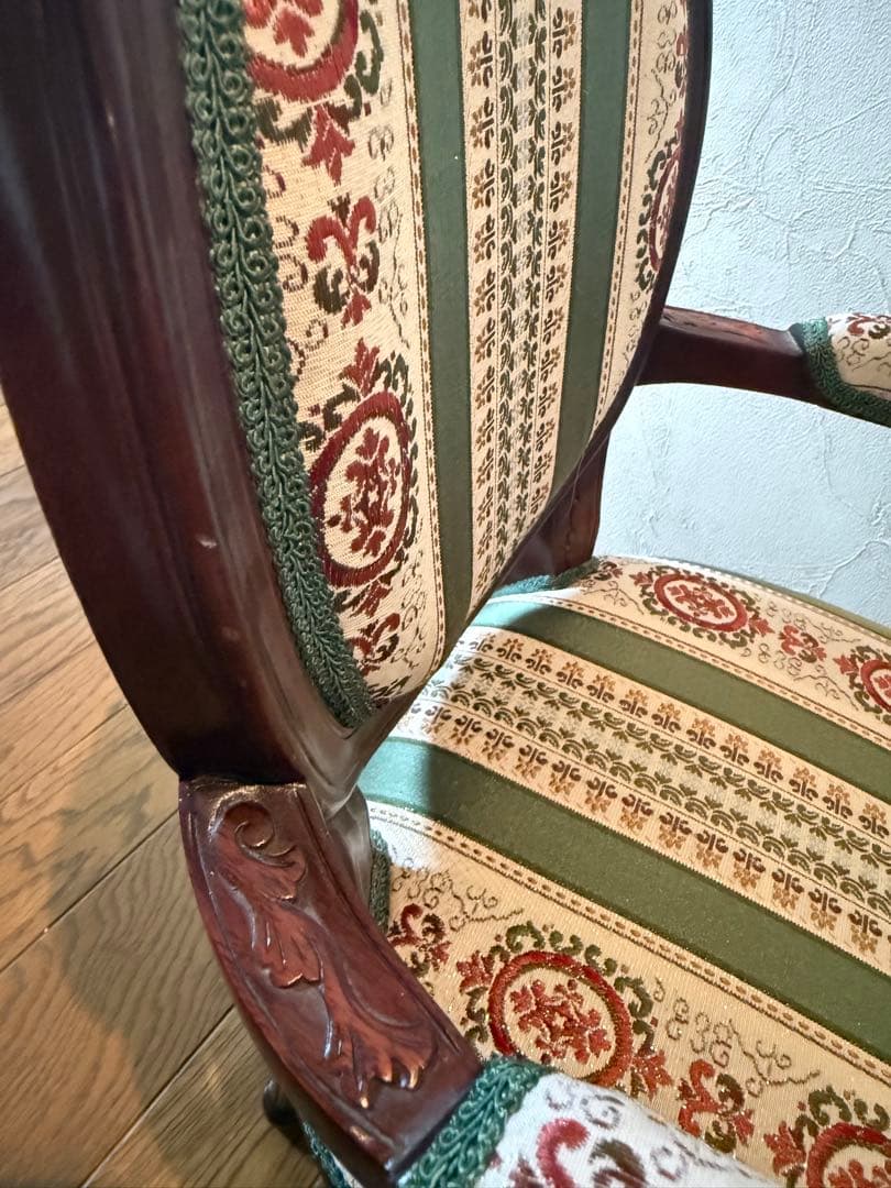 ドールチェア　クラシックアームチェア 木製 ストライプ柄　ミニチュアチェア