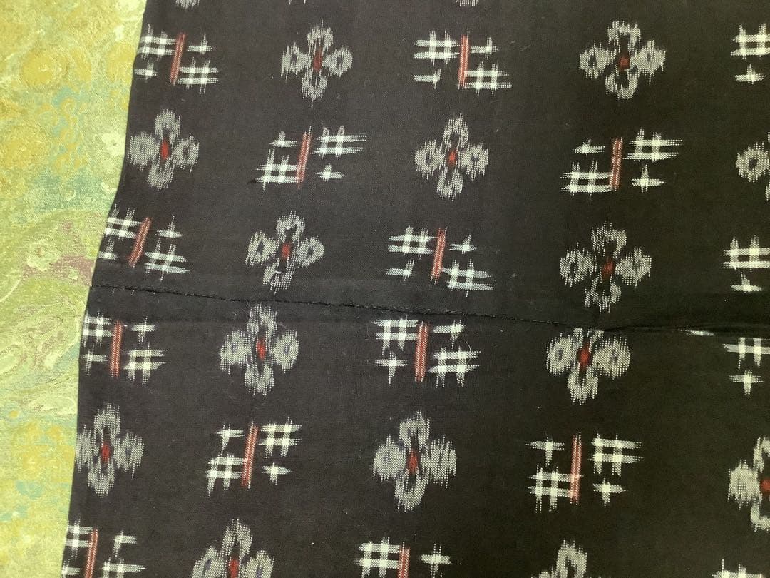 アンティークの久留米絣の黒絣のお着物。単。