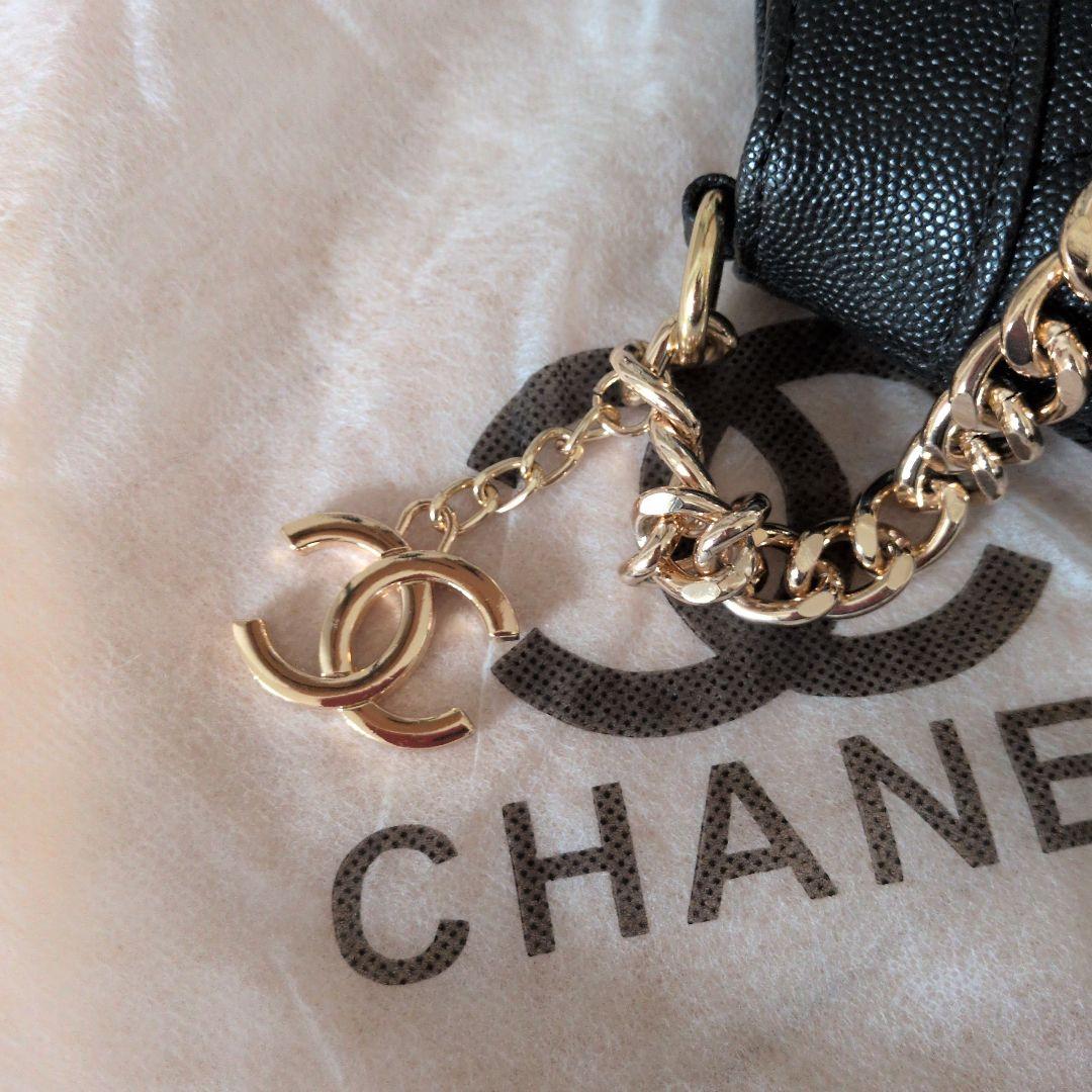CHANEL ブラックレザーショルダーバッグ　ノベルティ