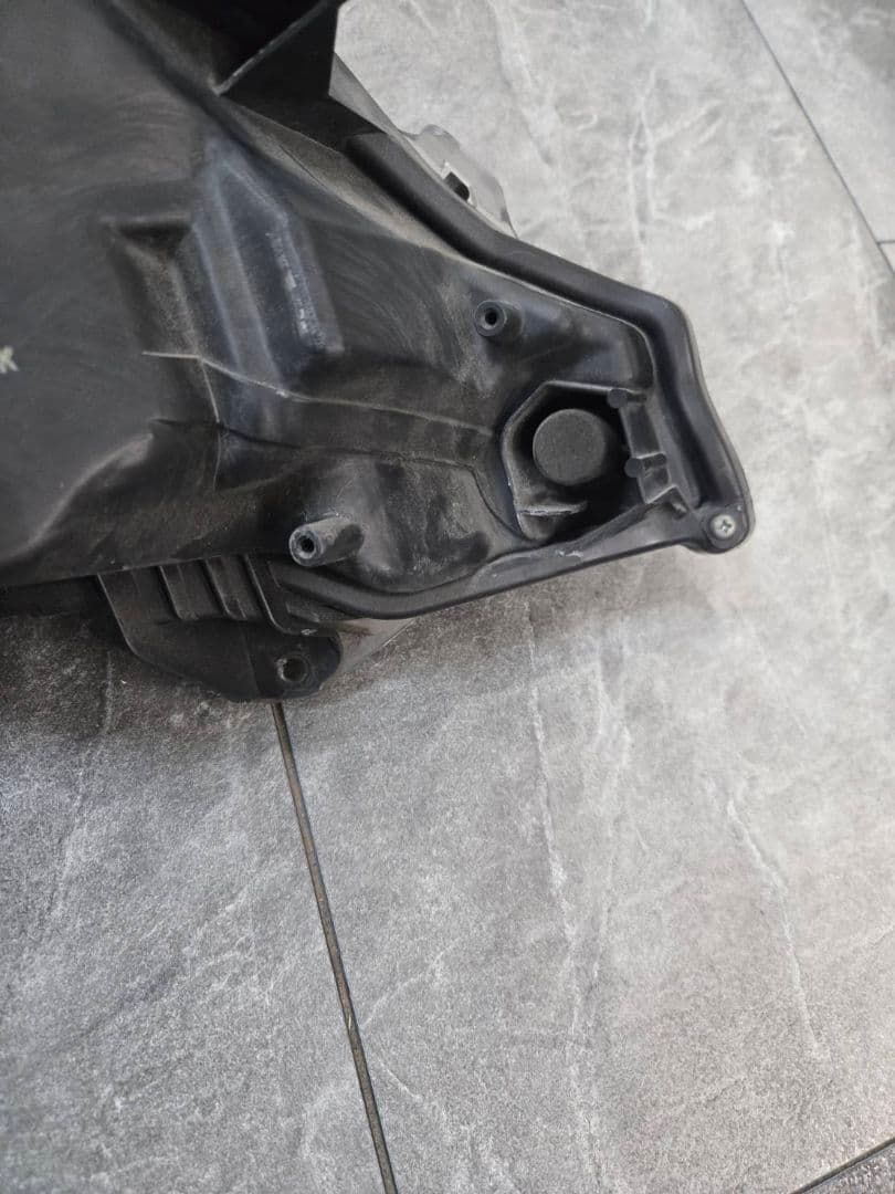 ZSU60W　トヨタ　60ハリアー　ヘッドライト