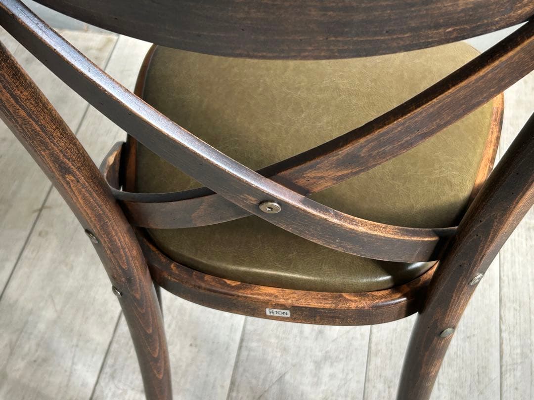 ① TON トン　クロスバックチェア　アンティーク　ヴィンテージ　チェコ　YK