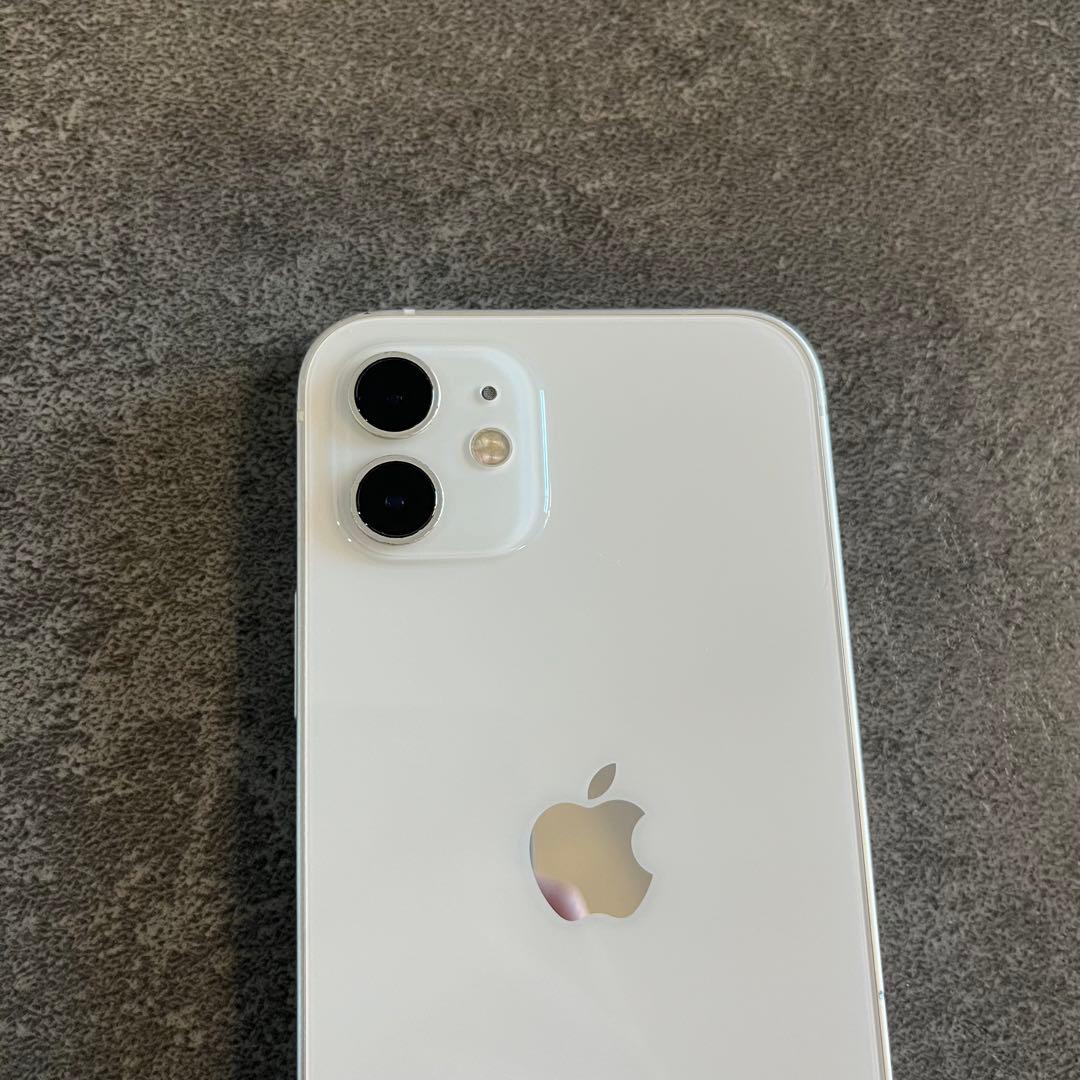 iPhone 12 64GB ホワイト SIMフリー バッテリー100％