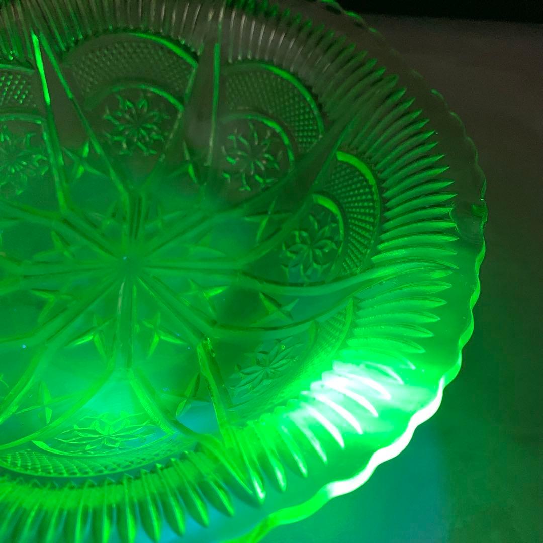 ウランガラス ボウル 皿 大正ガラス レトロガラス 発光やや強め