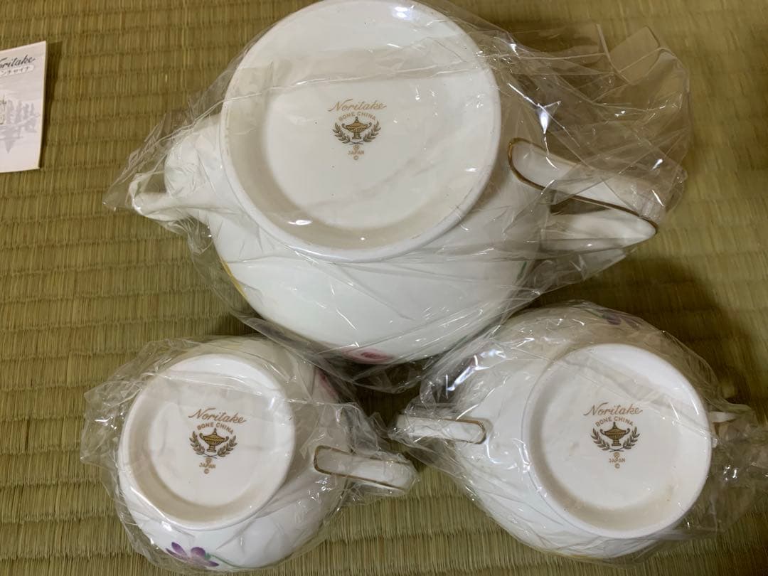 ノリタケ　ヴィヴィットソロボーン　ティーポット、クリーマー、シュガーポット