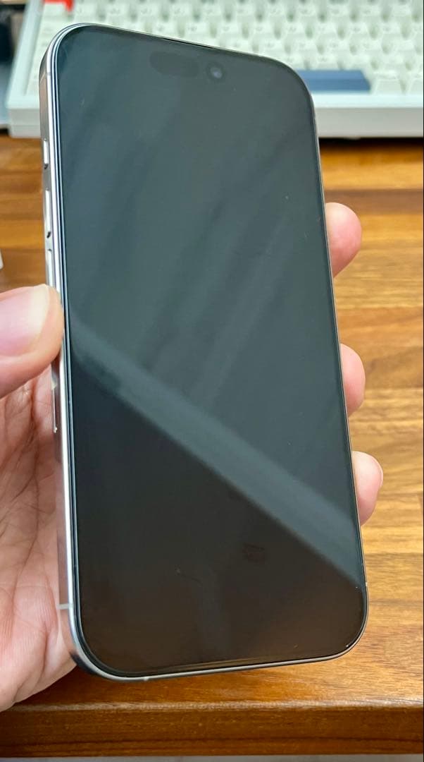 iPhone 16 pro 256GB SIMフリー バッテリー97%