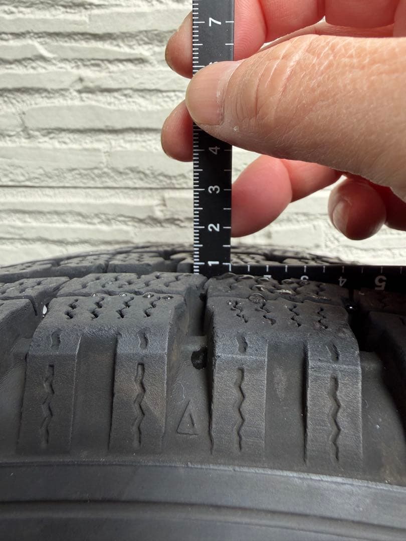 トーヨータイヤ 195-80R15 スタッドレスタイヤ 純正鉄ホイール付 4本