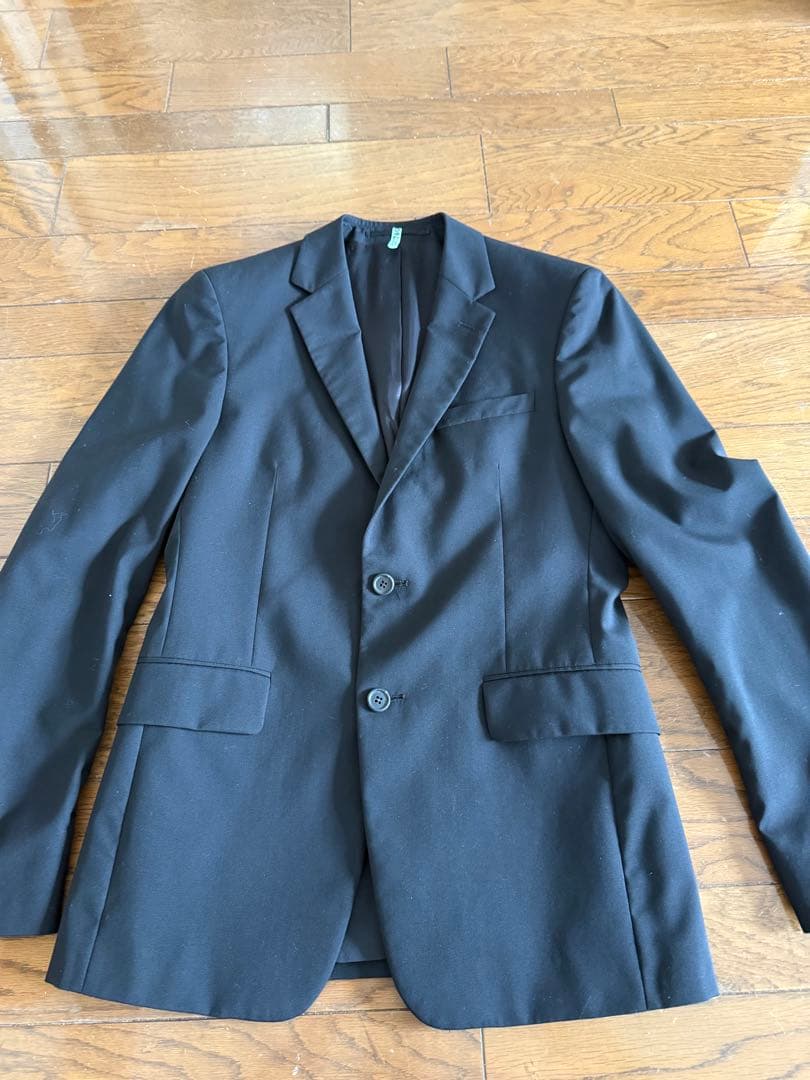 お値下げ致しました！美品　PRADAブラックスーツ