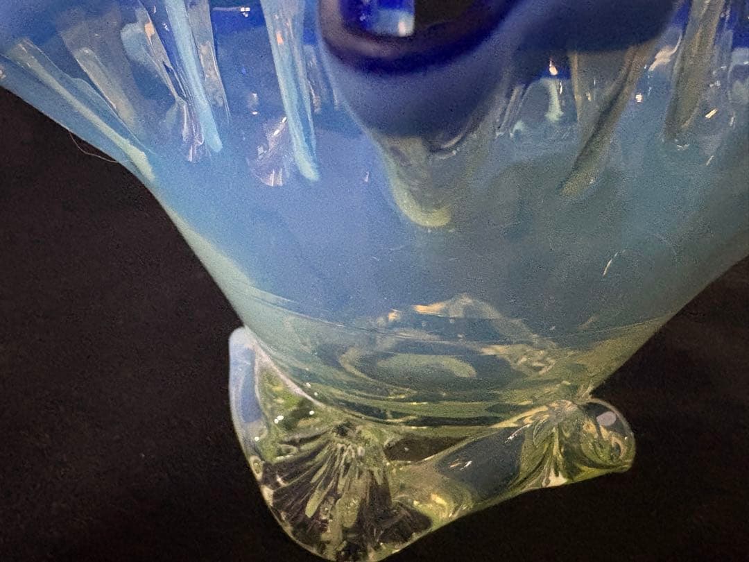 大正ガラス　和ガラス氷コップ　ウランガラス　シェル型　青フリル縁　アンティーク