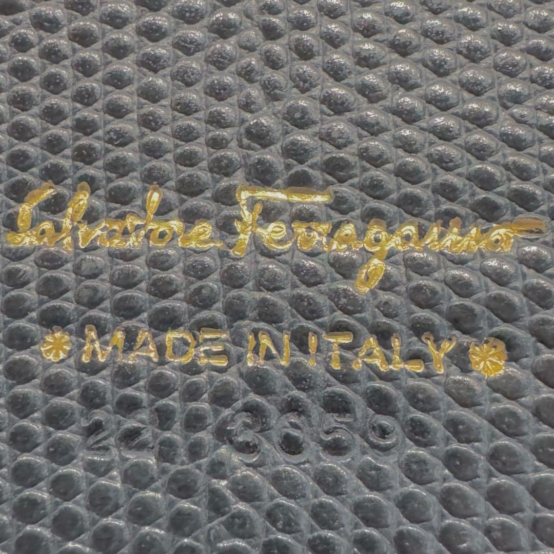 月末SALE‼️Ferragamoフェラガモ長財布 ヴァラリボン レザー 箱付