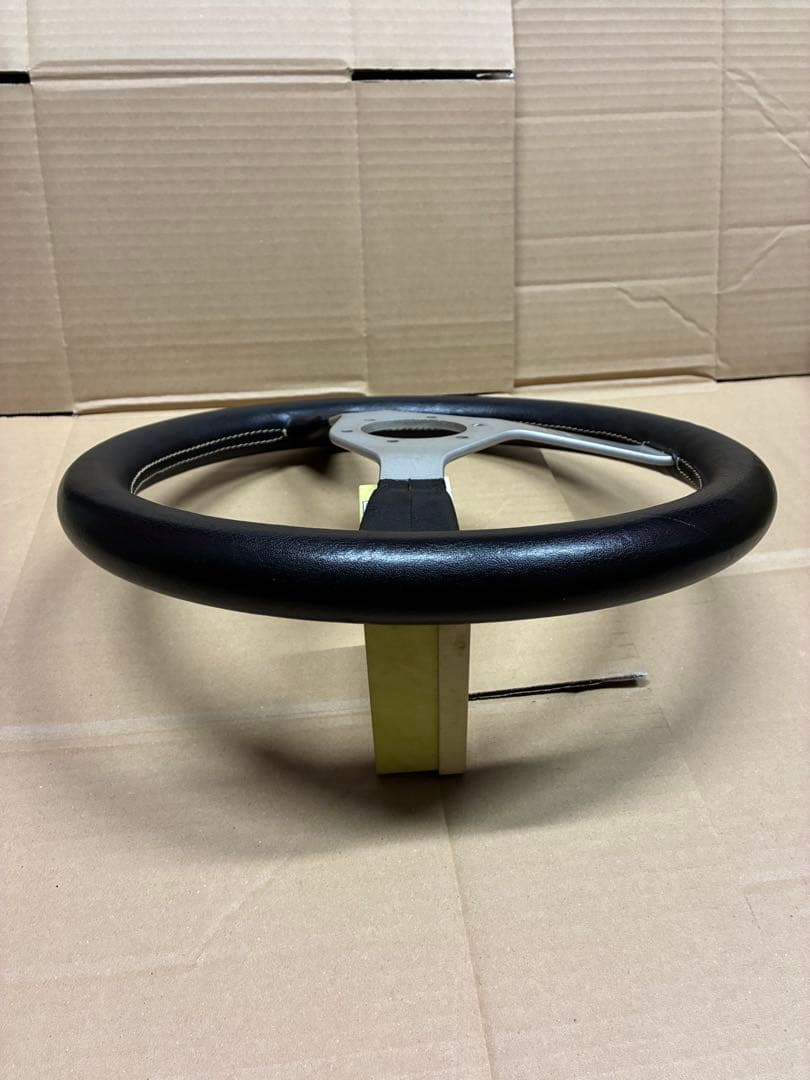 MOMO momo モモ ステアリング ハンドル キャバリーノ 旧車