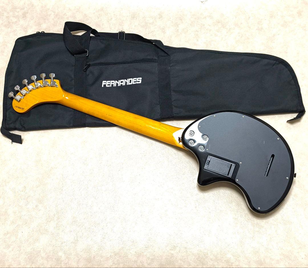 【新品同様】ZO-3 芸達者 3TS アンプ内蔵ミニギター 専用ケース付