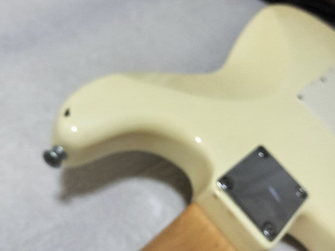 フェルナンデス ストラトキャスター アイボリー LE-1Z