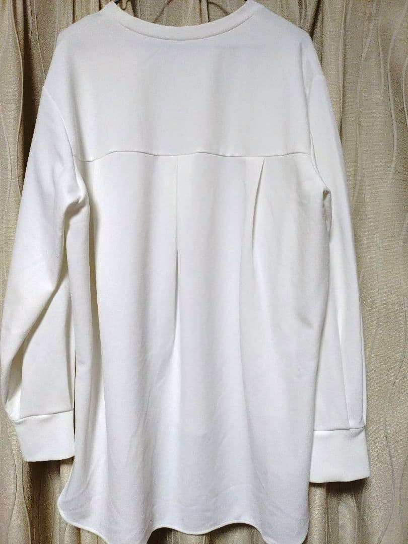 ホワイト長袖トップス
