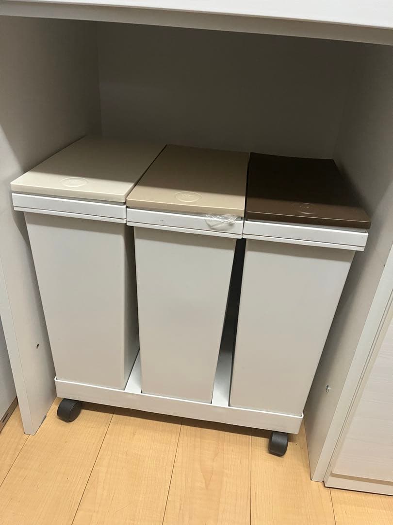 ニトリ　キッチンボード　食器棚ホワイト　リガーレ120 ゴミ箱付き