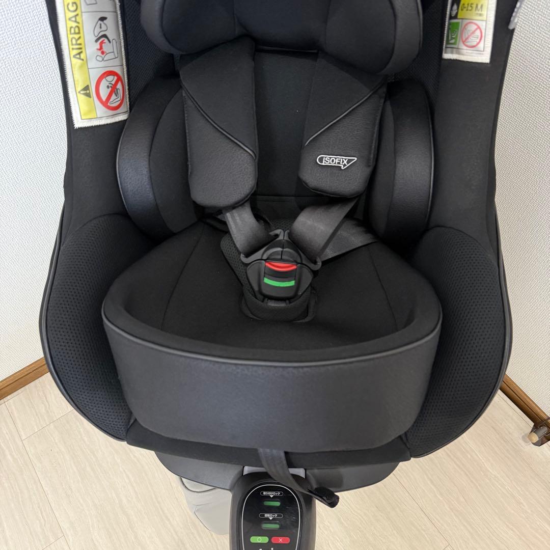 【極美品】アップリカ　チャイルドシート　クルリラビッテエックス　ブラック